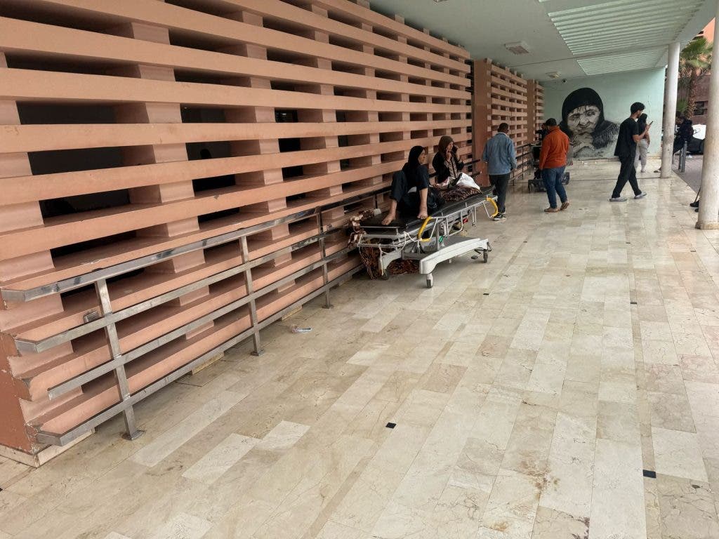 مستعجلات المستشفى الجامعي محمد السادس بمراكش.. واقع مأساوي ووضع كارثي (صور) 11 مستعجلات المستشفى الجامعي محمد السادس بمراكش.. واقع مأساوي ووضع كارثي (صور)