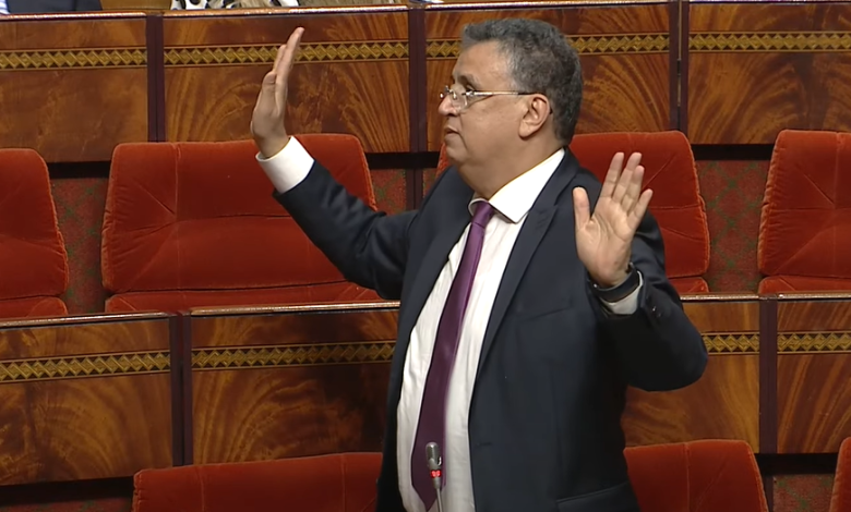 تصريح ” وهبي” بمحاسبة أولياء القاصرين حاملي السلاح الأبيض يثير الجدل
