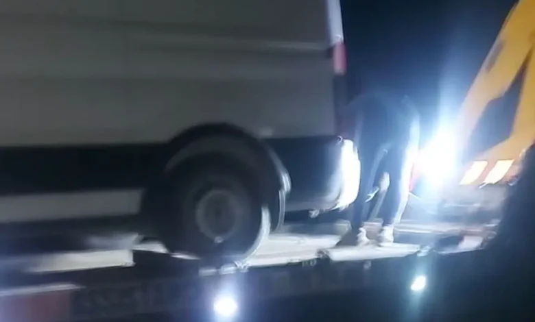 شيشاوة.. إيقاف سيارتين وحجز طنين من مخدر الشيرا بسيدي المختار (صور)