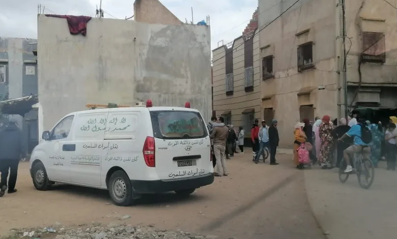 الخميسات.. العثور على جثة شاب في ظروف غامضة فوق سطح منزل بحي الرتاحة (صور)