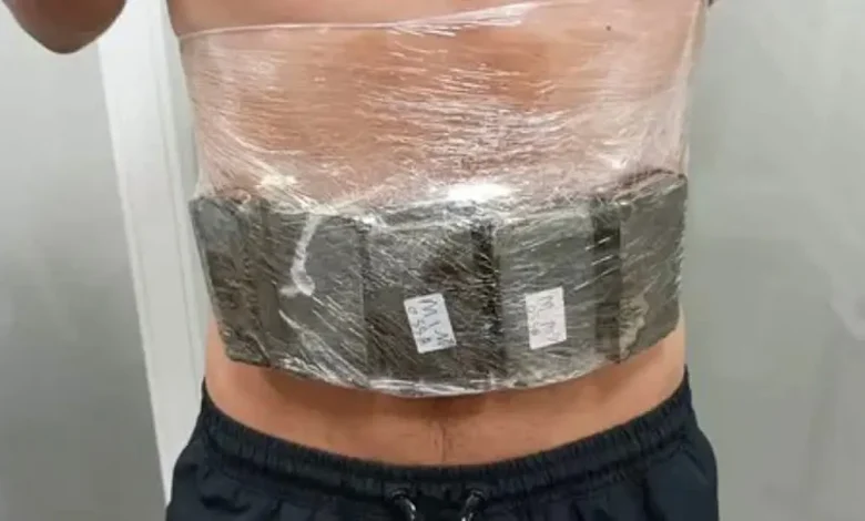 أمن ميناء طنجة يحبط تهريب مخدرات عبر طريقة “لف الأجساد بالحشيش”