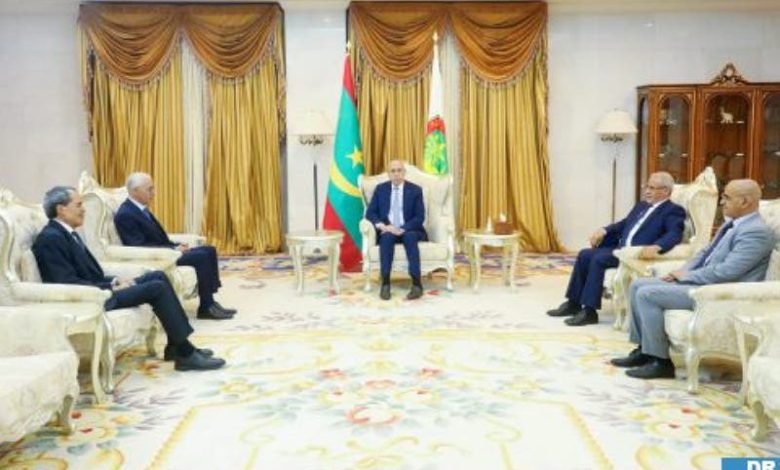 الرئيس الموريتاني يستقبل الطالبي العلمي.. وهذه تفاصيل اللقاء