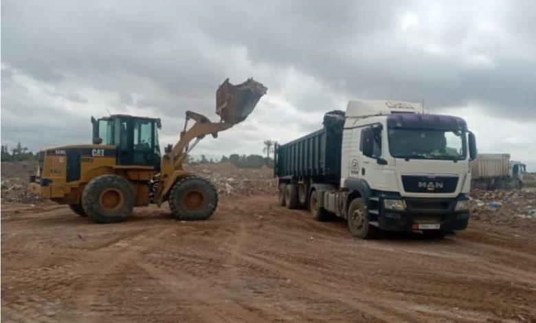 مراكش.. السلطات المحلية تزيل مطرحاً عشوائياً بمحاذاة الإقامة الملكية