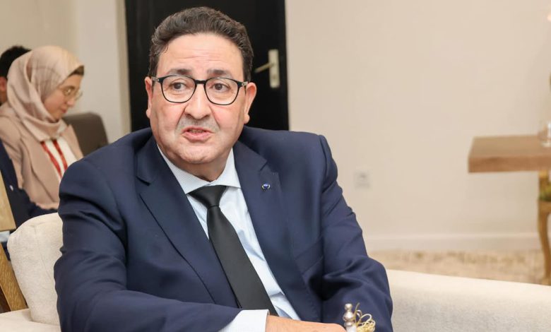 خلفيات إعفاء الوزير قيوح للكاتب العام للنقل واللوجستيك