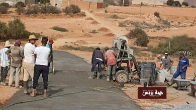 تزنيت.. ساكنة دوار إيدودير بسيدي بوعبدلي تعبد الطريق بنفسها دون إنتظار المسؤولين