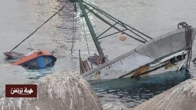 غرق مركب صيد بميناء الحسيمة ونجاة الطاقم بفضل التدخل السريع